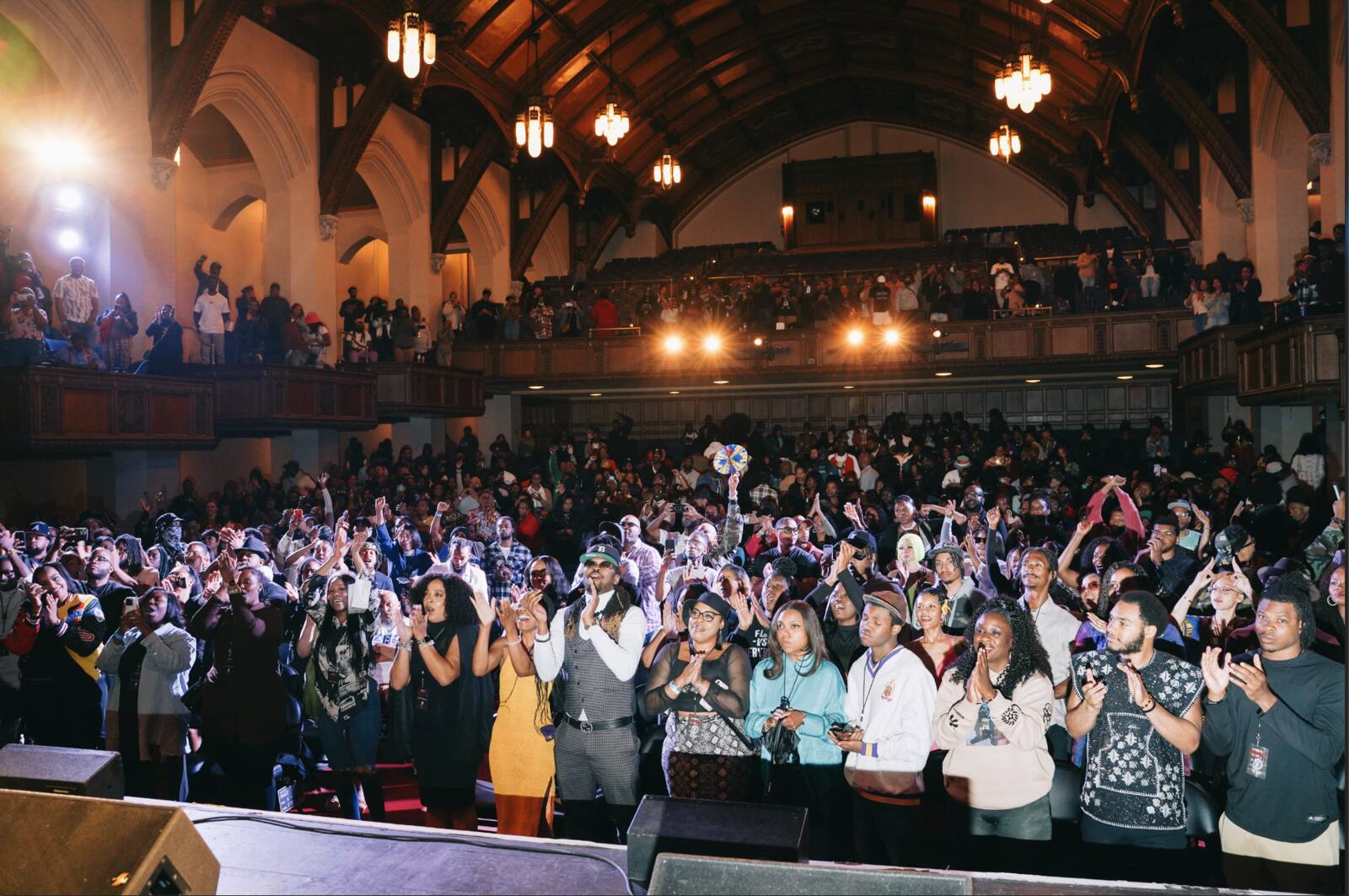 A packed historic theater on its feet for 19Keys